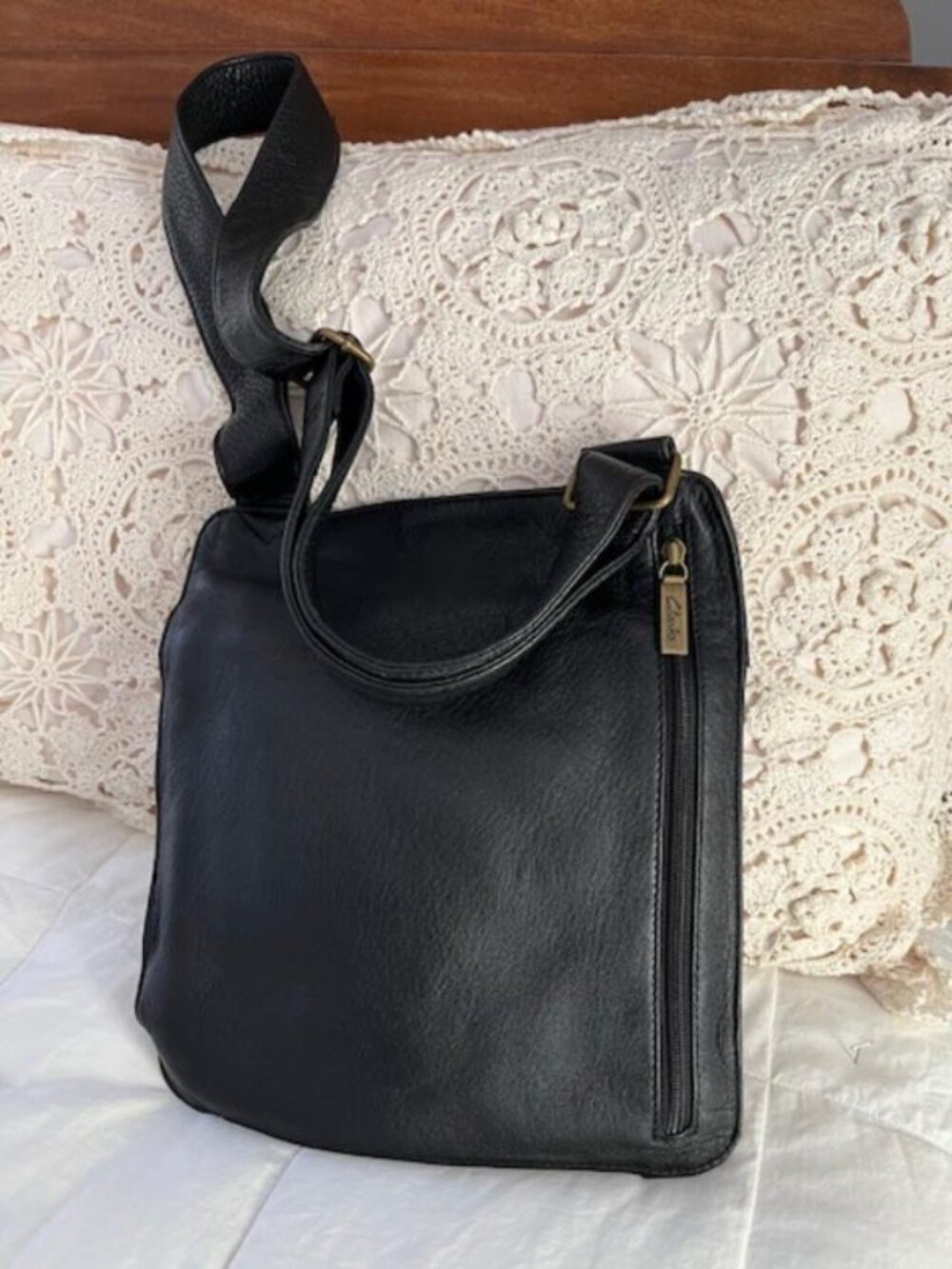 Clark Travel Adjustable Cross Chest Purse w/notebook zippered pocket & many more - Picture 2 of 4